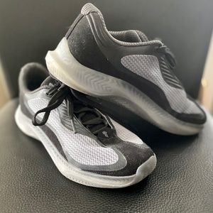 R.A.D Global Trainers size 8 women’s